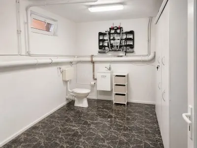 Vila eleganta cu 4 dormitoare - demisol - curte - terasa - foto 15