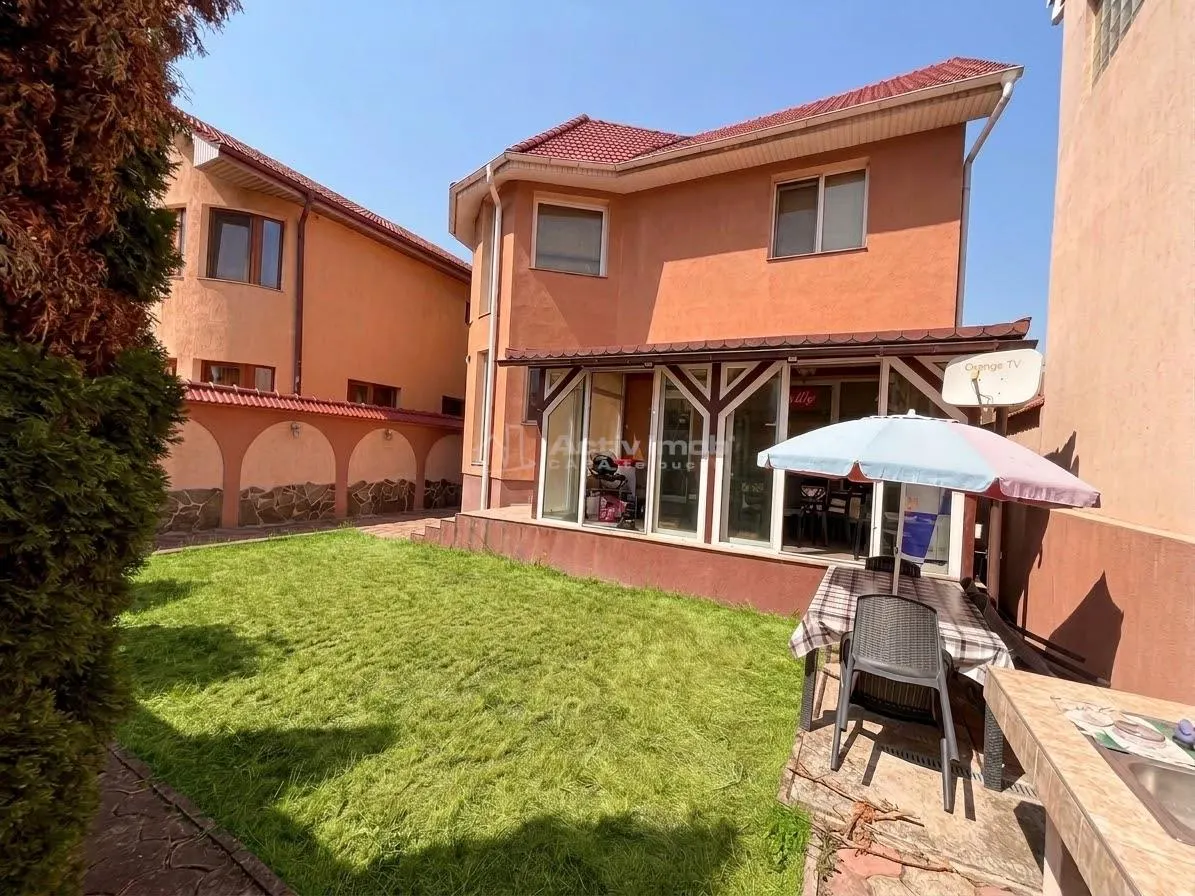 Vila eleganta cu 4 dormitoare - demisol - curte - terasa - foto 17