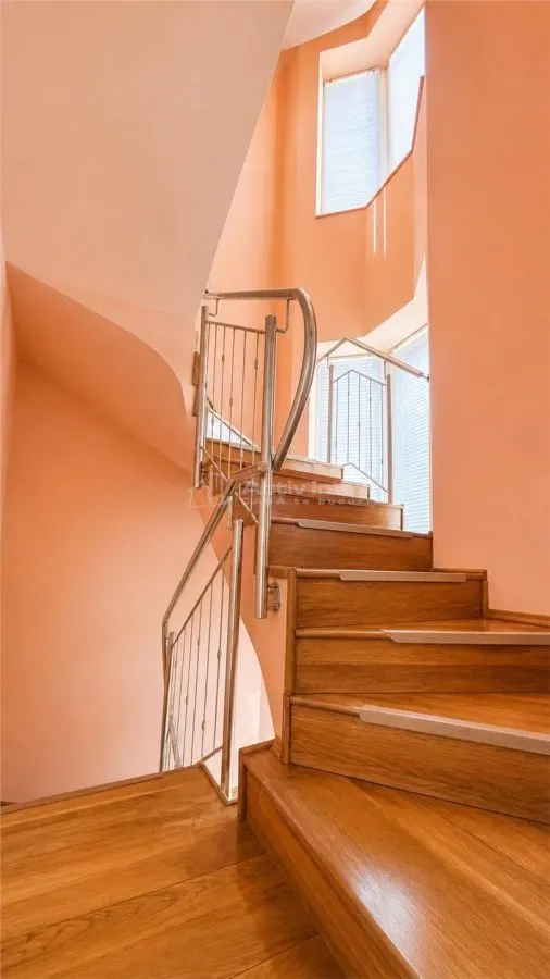 Vila eleganta cu 4 dormitoare - demisol - curte - terasa - foto 6