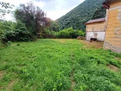 House / villa for sale 400 sqm in Baile Herculane, Central area - foto 6