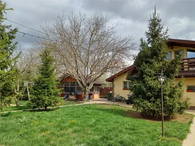 Maison 5 Chambres avec Terrain de 1.400m² – Magurele, Str. Fecioarei - Magurele