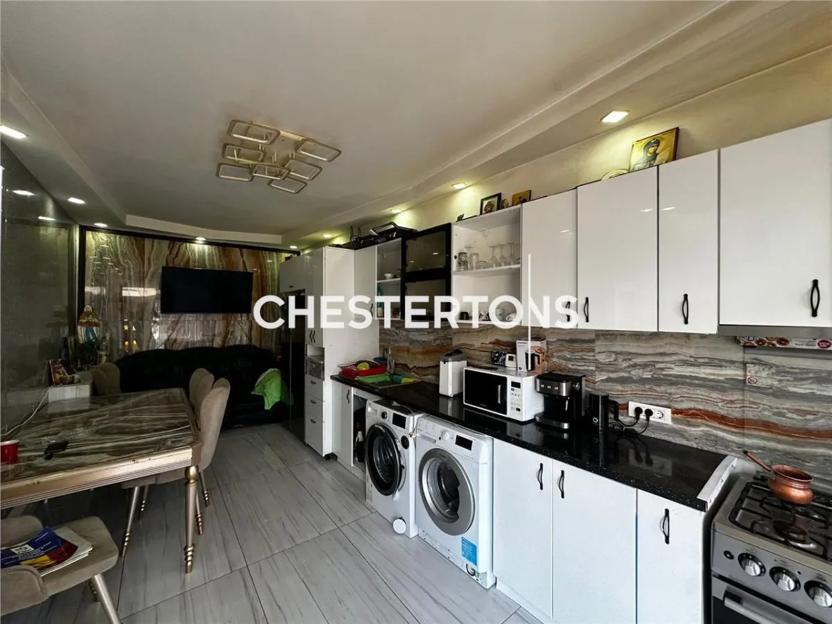 Villa d'excellente situation – 5 chambres, 3 salles de bain, entièrement meublée - foto 3