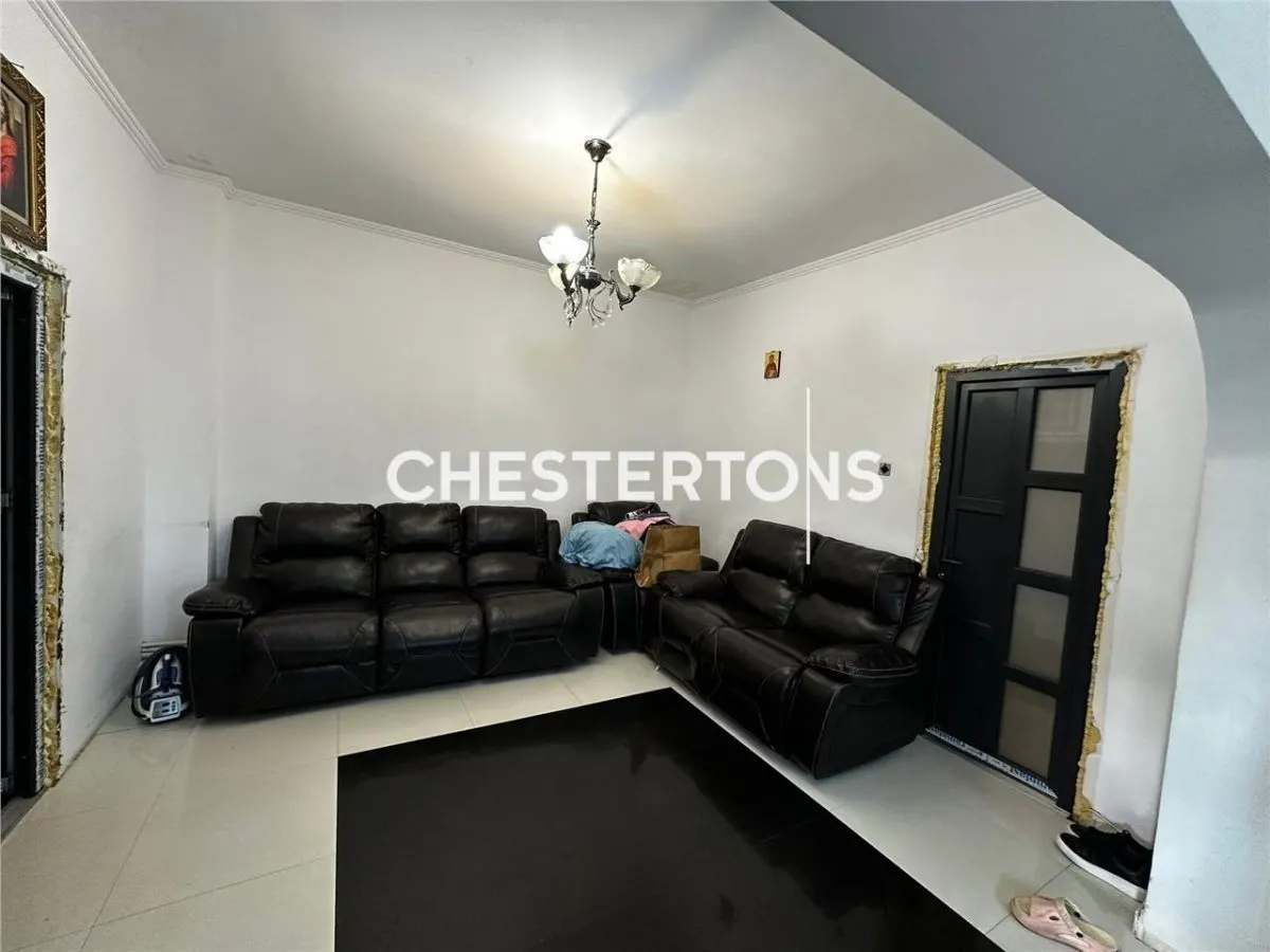 Villa d'excellente situation – 5 chambres, 3 salles de bain, entièrement meublée - foto 4
