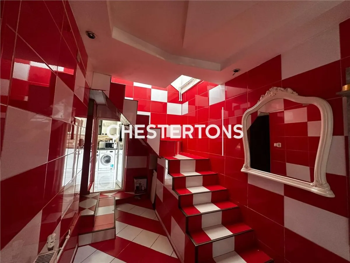 Villa d'excellente situation – 5 chambres, 3 salles de bain, entièrement meublée - foto 6