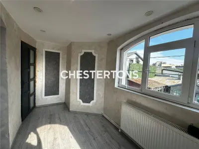 Villa d'excellente situation – 5 chambres, 3 salles de bain, entièrement meublée - foto 10