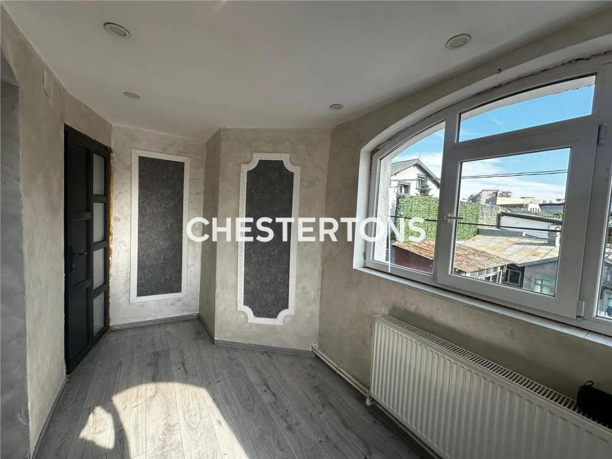 Villa d'excellente situation – 5 chambres, 3 salles de bain, entièrement meublée - foto 10