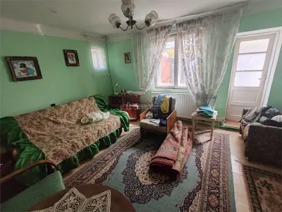 Bocsa Montana – Maison Familiale avec Véranda Généreuse - foto 11
