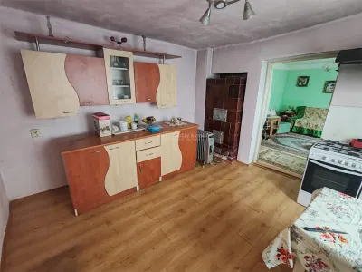 Bocsa Montana – Maison Familiale avec Véranda Généreuse - foto 13