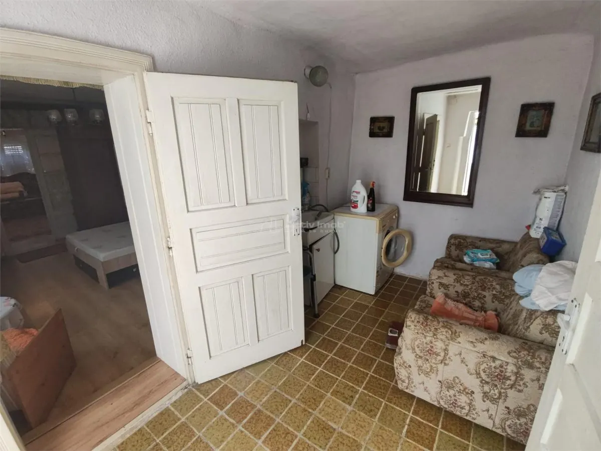 Bocsa Montana – Maison Familiale avec Véranda Généreuse - foto 18