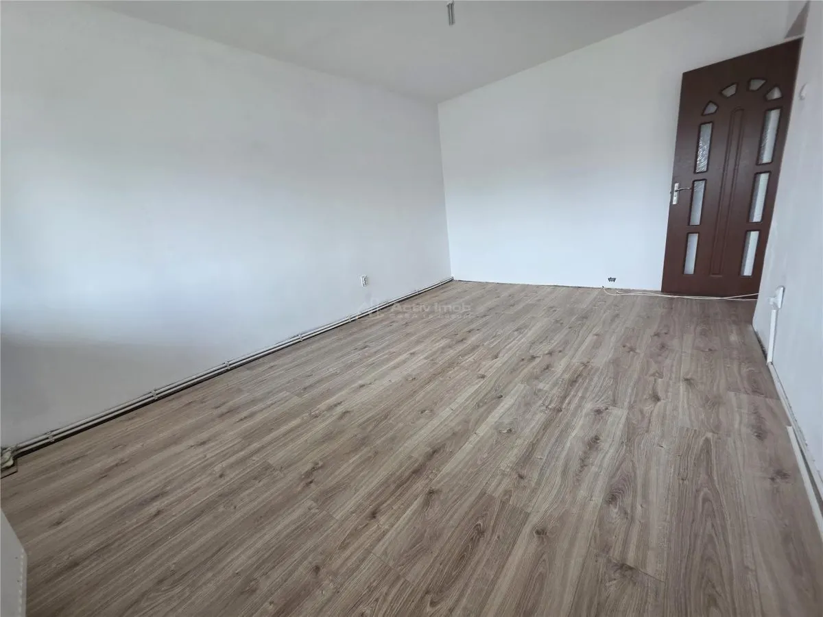 Apartamento 3 Dormitorios, 61 m², 4ª Planta, Parking, Obor - foto 2