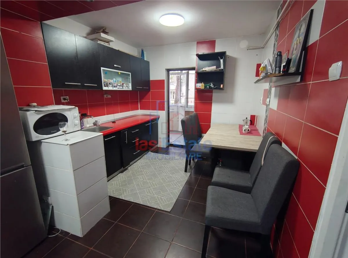 Zona Nicolina - Tudor Neculai - Apartament 3 camere - foto 1
