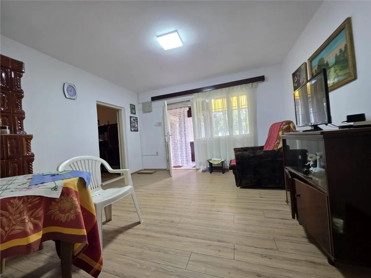 135 sqm House with 2,621 sqm Plot, Mihailești, Buzău - foto 6