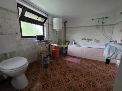 135 sqm House with 2,621 sqm Plot, Mihailești, Buzău - foto 7