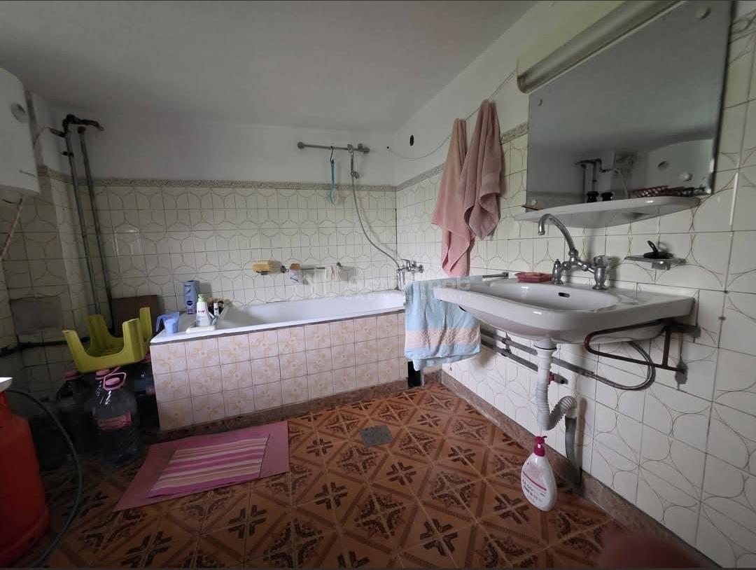135 sqm House with 2,621 sqm Plot, Mihailești, Buzău - foto 10
