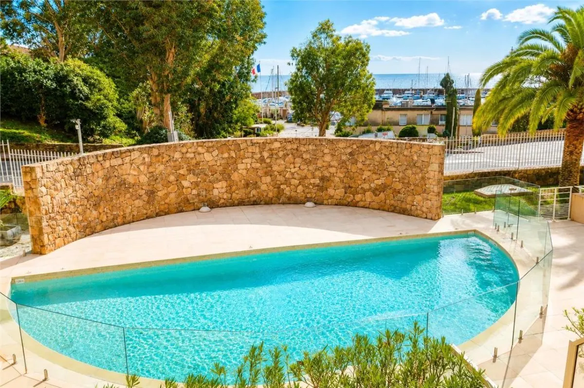 Apartament de vanzare in Alpes-Maritimes - foto 1