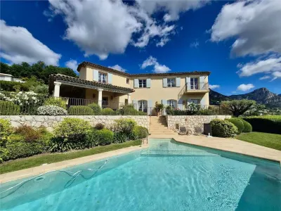 Villa for Sale in Alpes-Maritimes - foto 2