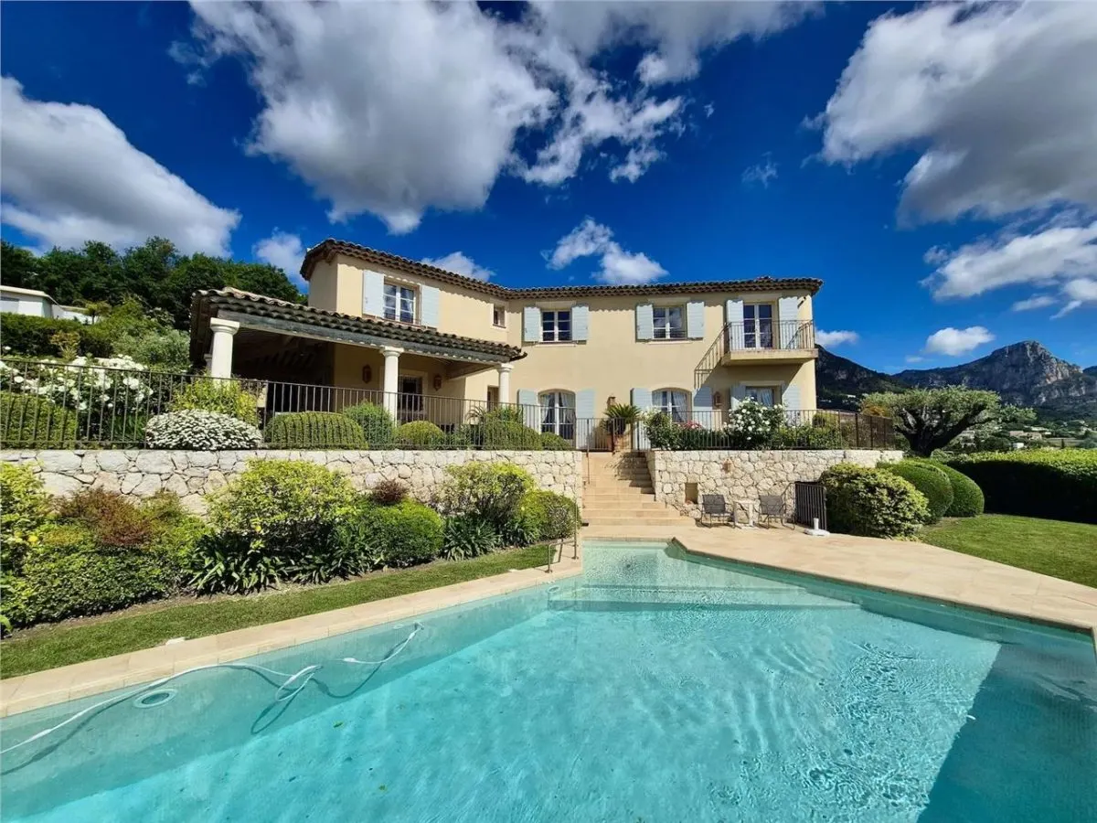 Villa for Sale in Alpes-Maritimes - foto 2