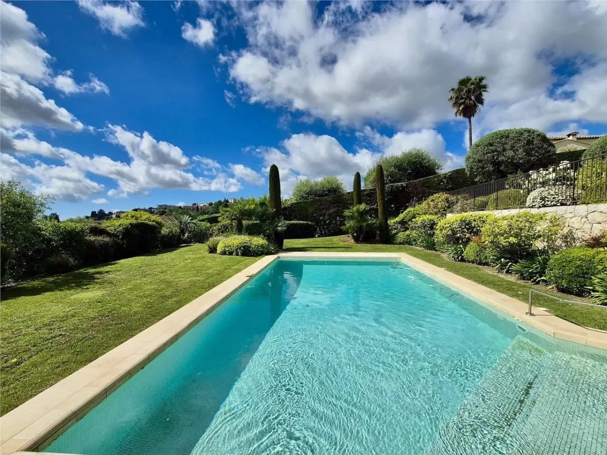 Villa for Sale in Alpes-Maritimes - foto 3