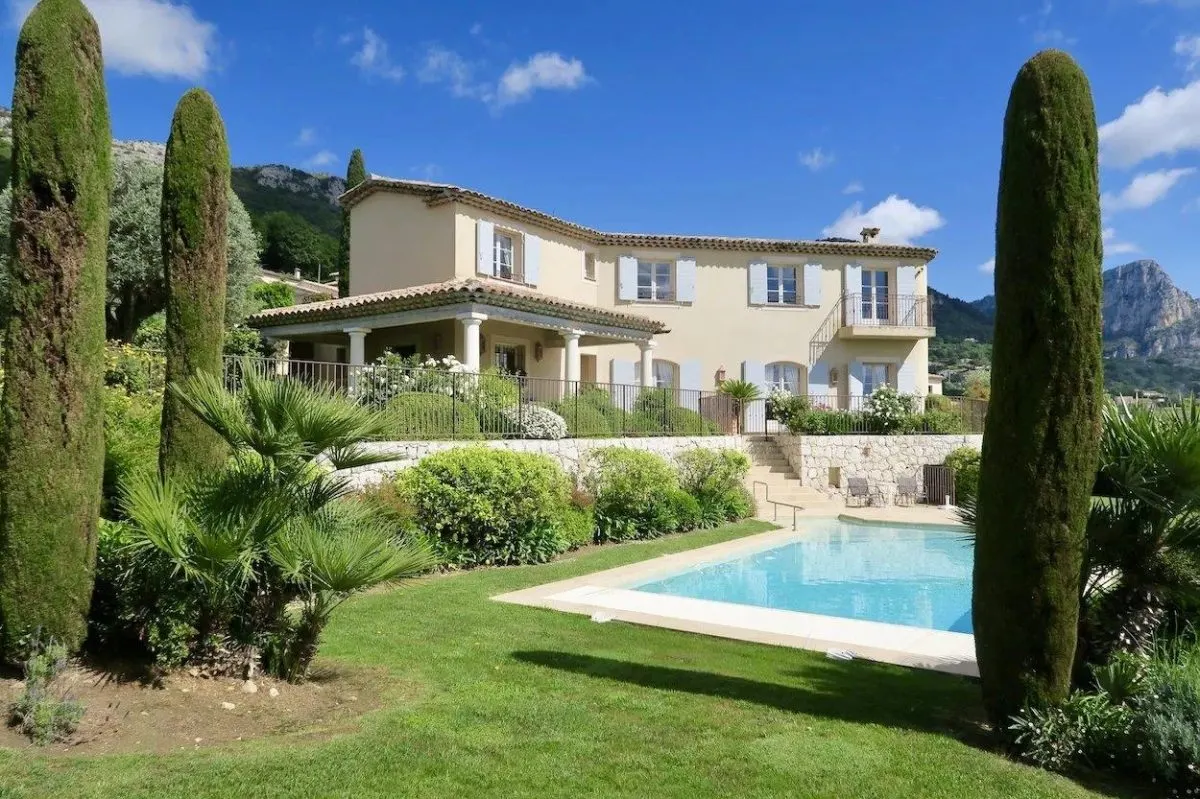 Villa for Sale in Alpes-Maritimes - foto 5