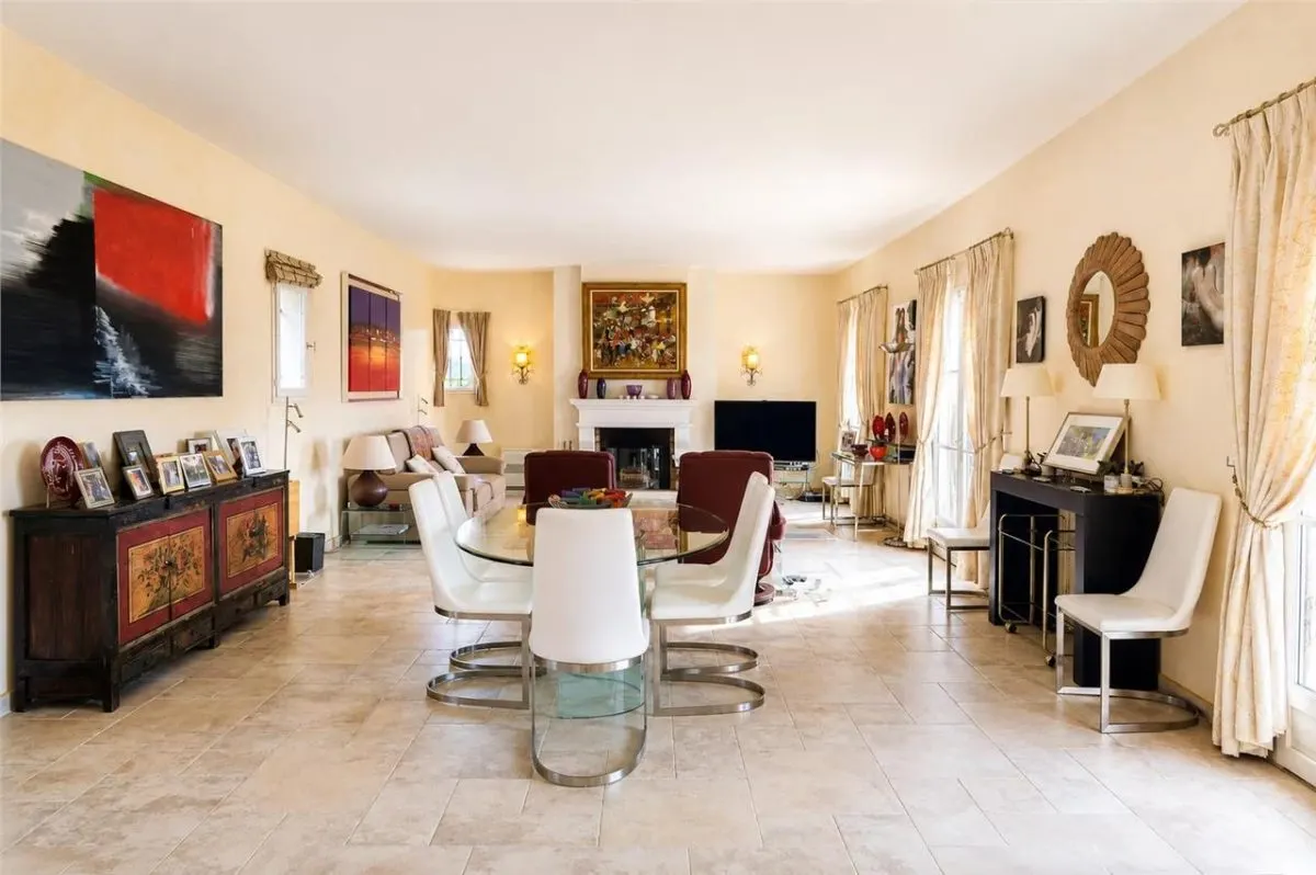 Villa for Sale in Alpes-Maritimes - foto 7