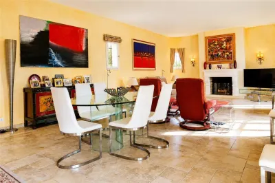 Villa for Sale in Alpes-Maritimes - foto 8
