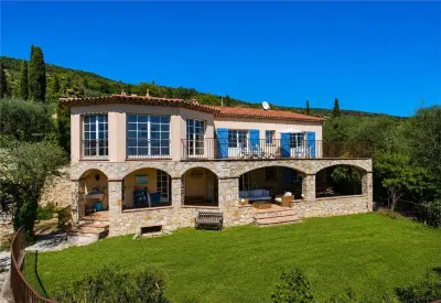 Villa for Sale in Alpes-Maritimes - foto 2