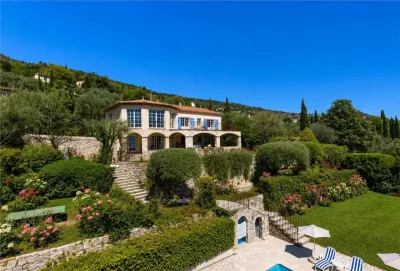 Villa for Sale in Alpes-Maritimes - foto 4
