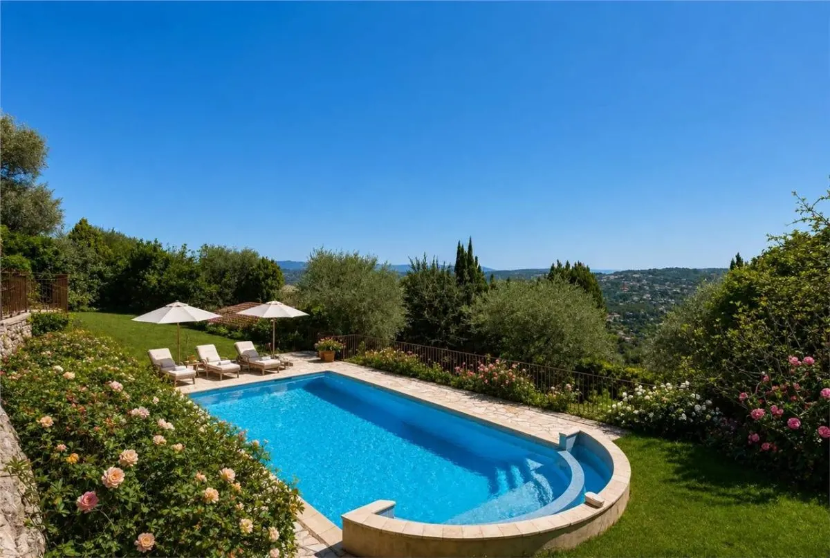 Villa for Sale in Alpes-Maritimes - foto 5