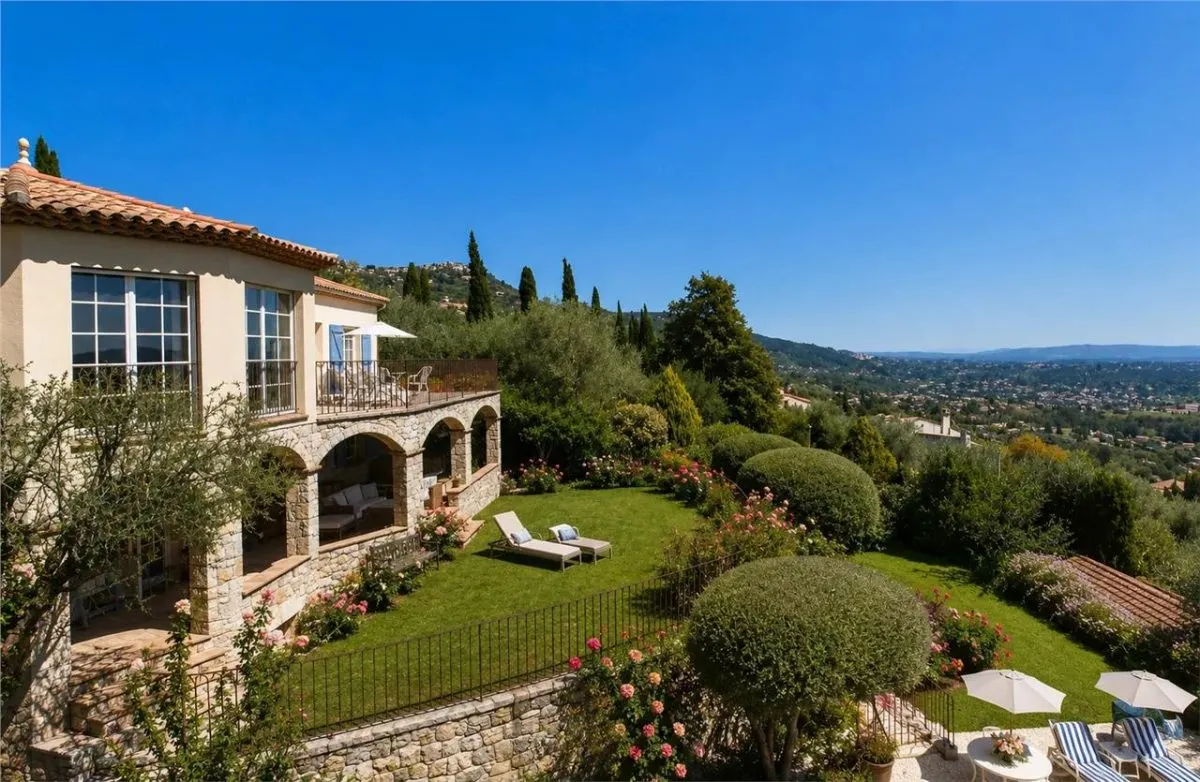 Villa for Sale in Alpes-Maritimes - foto 7