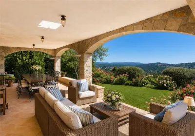 Villa for Sale in Alpes-Maritimes - foto 8