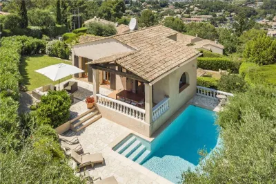 Villa for Sale in Alpes-Maritimes - foto 2