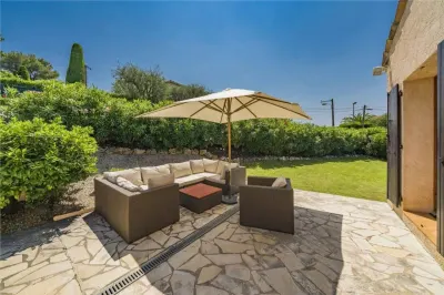 Villa for Sale in Alpes-Maritimes - foto 17