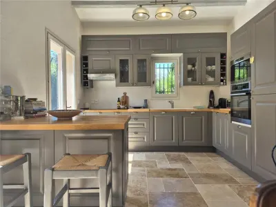 Villa for Sale in Alpes-Maritimes - foto 8