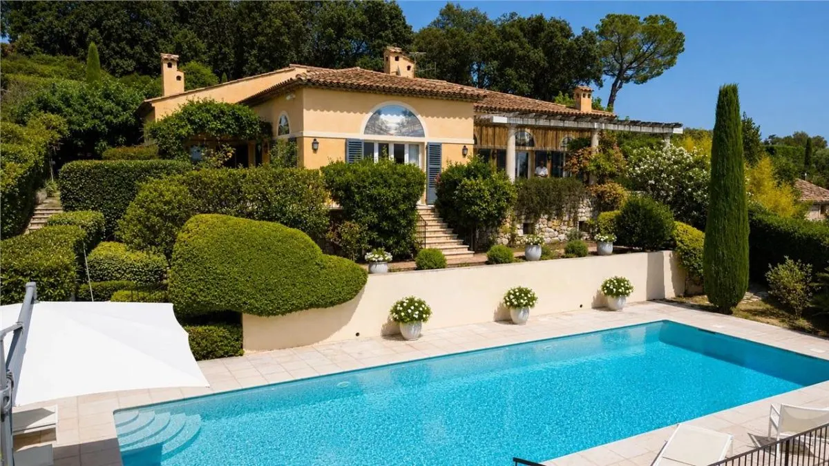 Villa for Sale in Alpes-Maritimes - foto 2