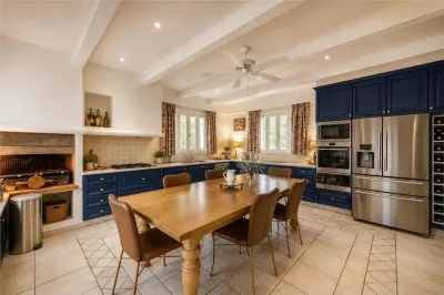 Villa for Sale in Alpes-Maritimes - foto 12