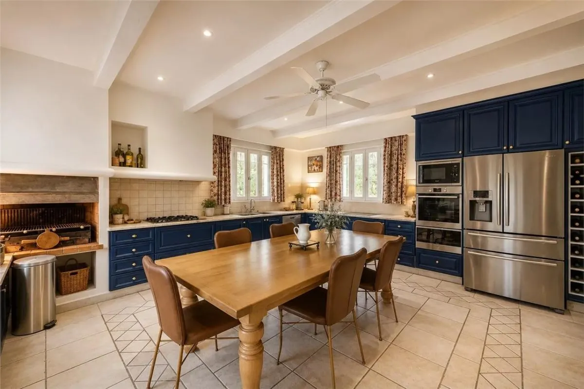 Villa for Sale in Alpes-Maritimes - foto 12