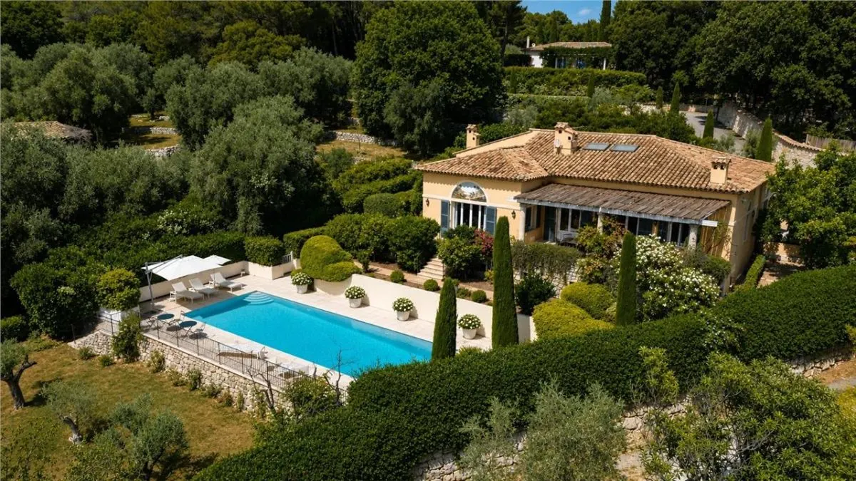 Villa for Sale in Alpes-Maritimes - foto 3