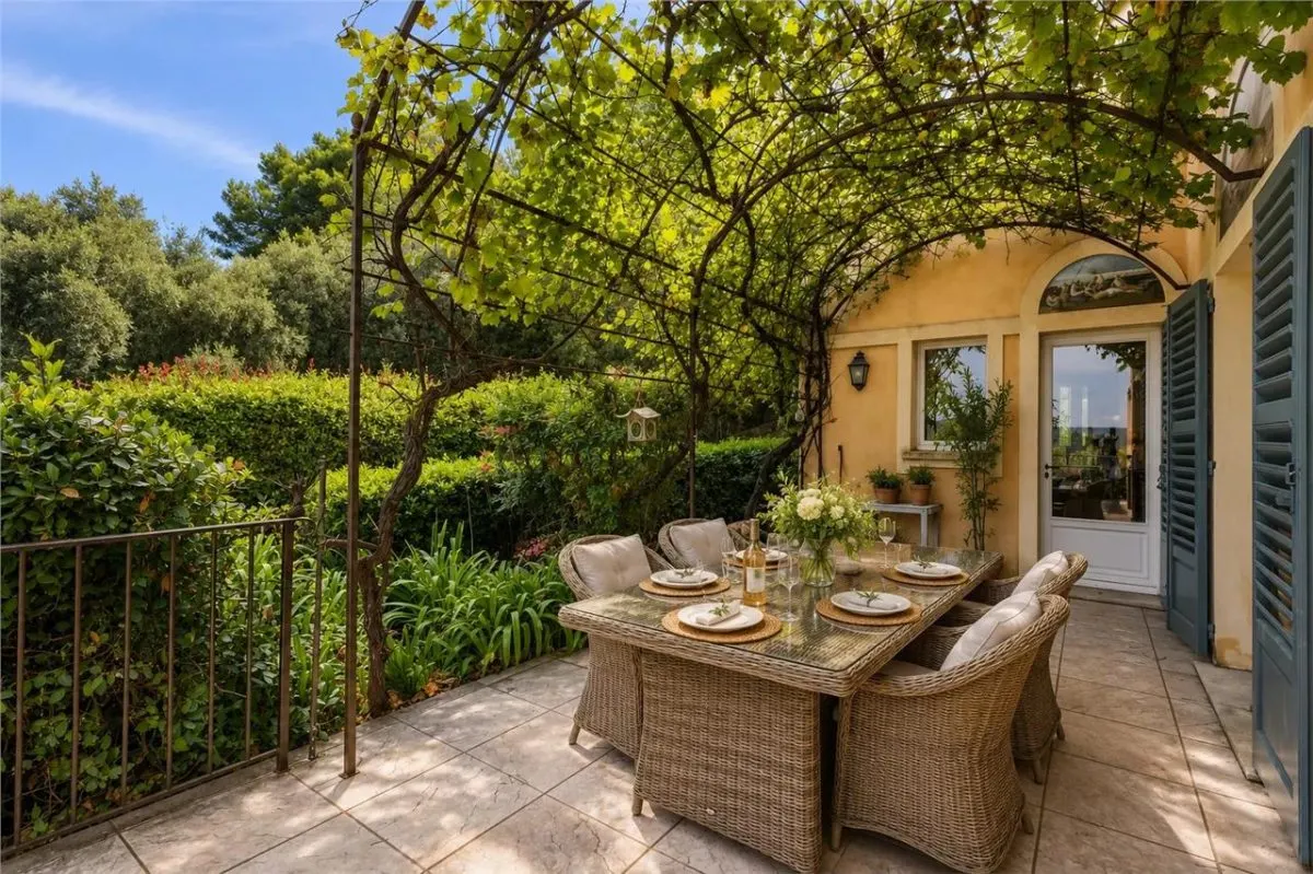 Villa for Sale in Alpes-Maritimes - foto 7