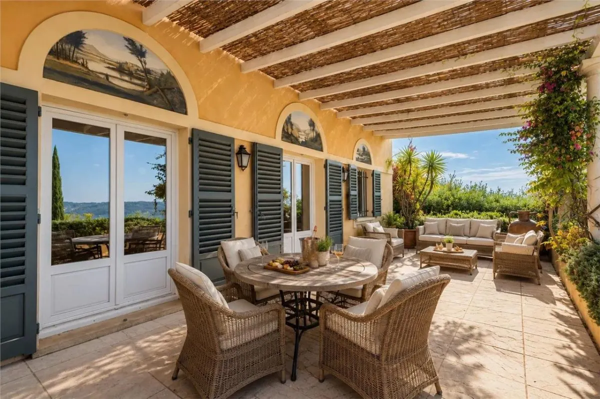 Villa for Sale in Alpes-Maritimes - foto 8