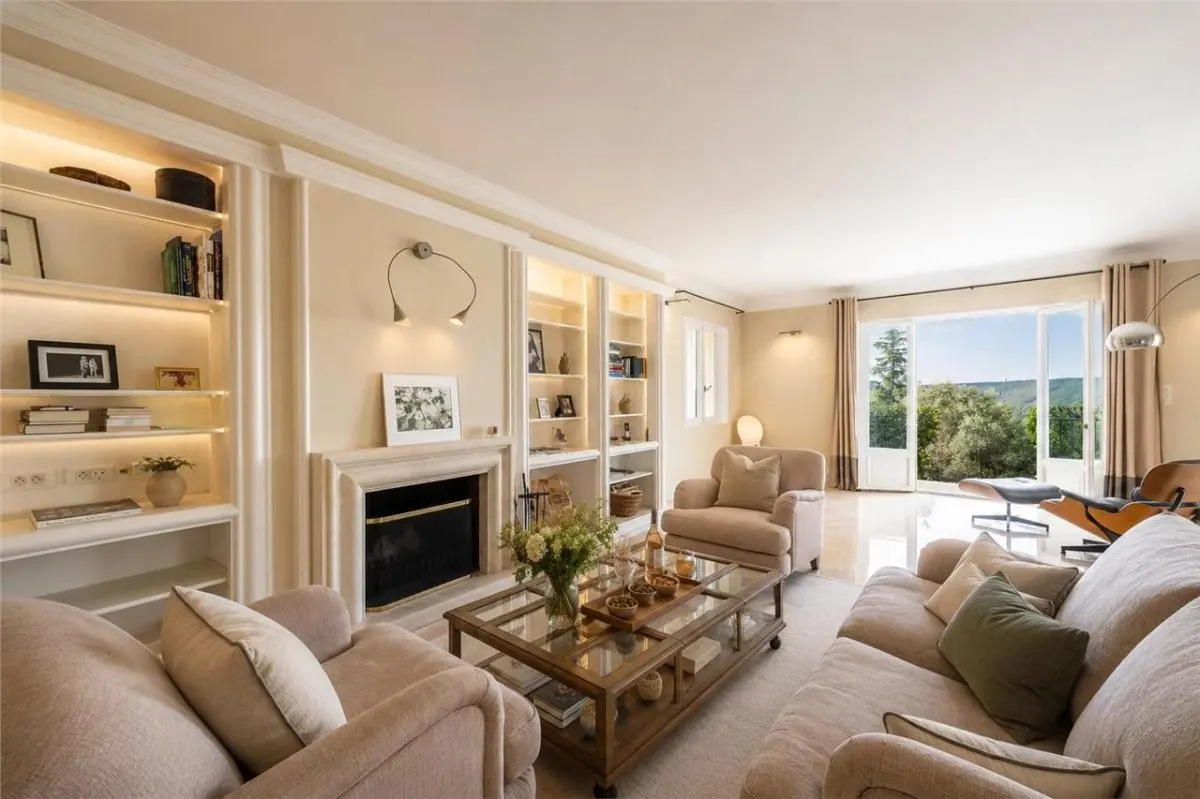 Villa for Sale in Alpes-Maritimes - foto 9