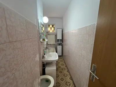 Apartment with 4 bedrooms for sale 80 sqm in Caransebes, Nord area - foto 11