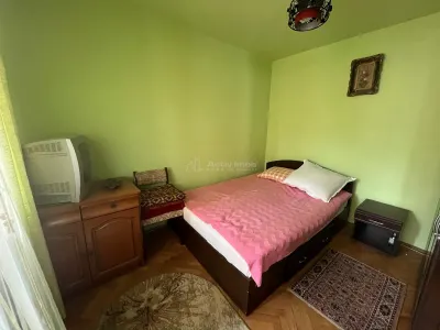 Apartment with 4 bedrooms for sale 80 sqm in Caransebes, Nord area - foto 3