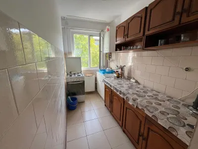 Apartment with 4 bedrooms for sale 80 sqm in Caransebes, Nord area - foto 9