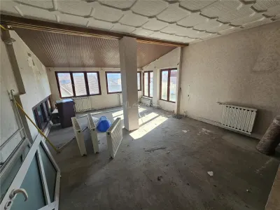 Apartment with 4 bedrooms for sale 120 sqm in Resita, Calea Timisoarei area - foto 2