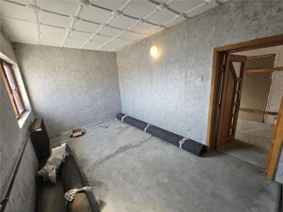 Apartment with 4 bedrooms for sale 120 sqm in Resita, Calea Timisoarei area - foto 3