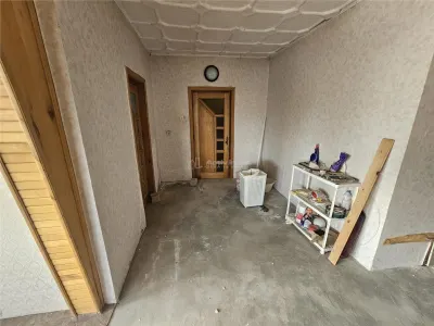 Apartment with 4 bedrooms for sale 120 sqm in Resita, Calea Timisoarei area - foto 9