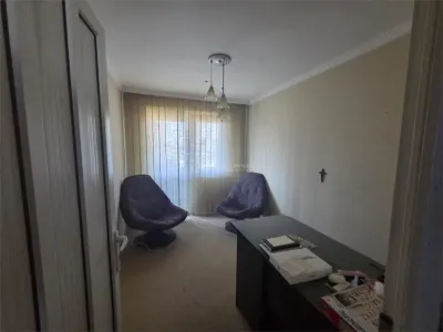 4-Bedroom Apartment Ostroveni, Boulevard Tineretului, Ramnicu Valcea - foto 3