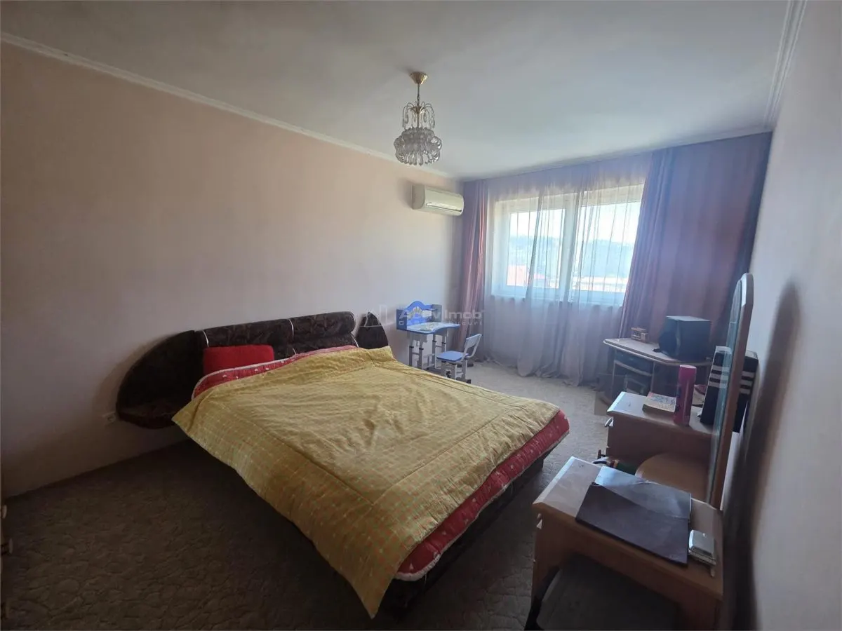 4-Bedroom Apartment Ostroveni, Boulevard Tineretului, Ramnicu Valcea - foto 9