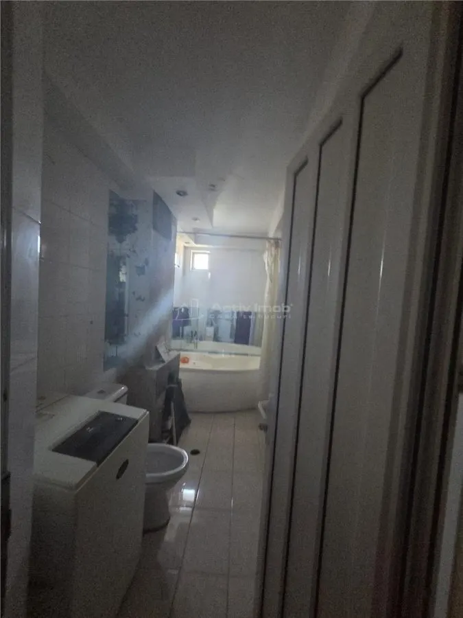 4-Bedroom Apartment Ostroveni, Boulevard Tineretului, Ramnicu Valcea - foto 10