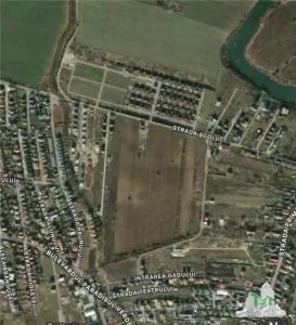 Terreno urbano 2447 m² junto a Paradisul Verde | Frente 54 ml | 100 €/m² - Ostratu